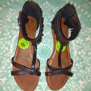 ,"Indigo Rd.",Women's Black Leather Frenged ankle sandles Size 9.5,